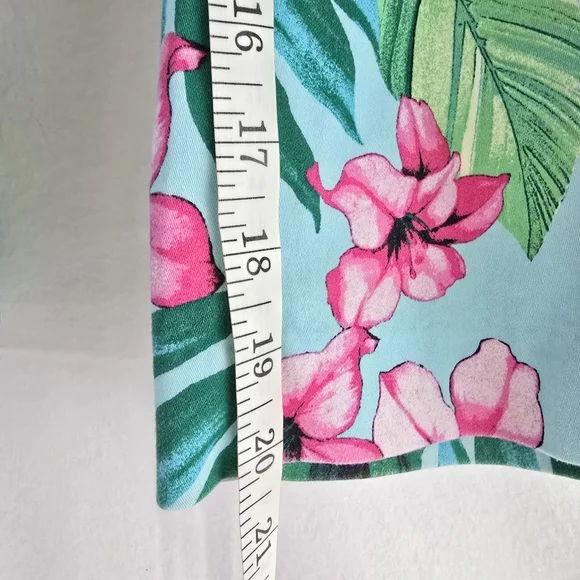 Chicos Sz 1 Perfect Stretch Mystical Blue Blossoms Floral Tropical Capri Pants - Picture 12 of 12